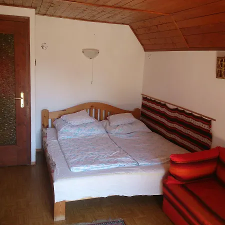 Ferienhaus Nyaralo Balatonszárszó